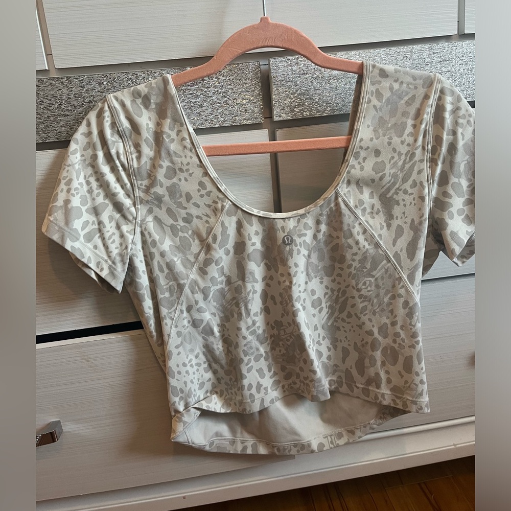 Lululemon top